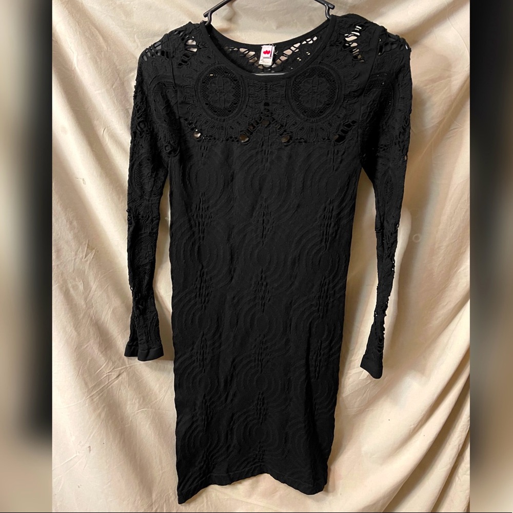 Long-sleeved mini dress